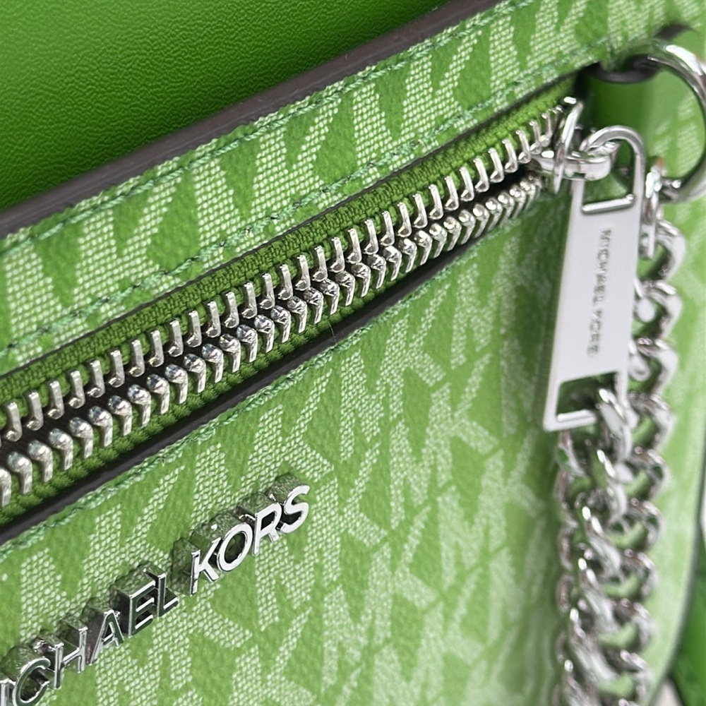Michael Kors Jet Set Large Ombré Signature Logo Crossbody Body
Jungle Green
NWT - Picture 12 of 16